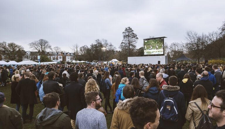 Crowd I